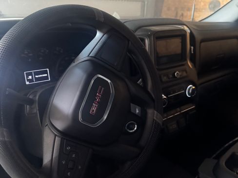 Used 2024 GMC Sierra 3500 Pro w/ Convenience Package image 8