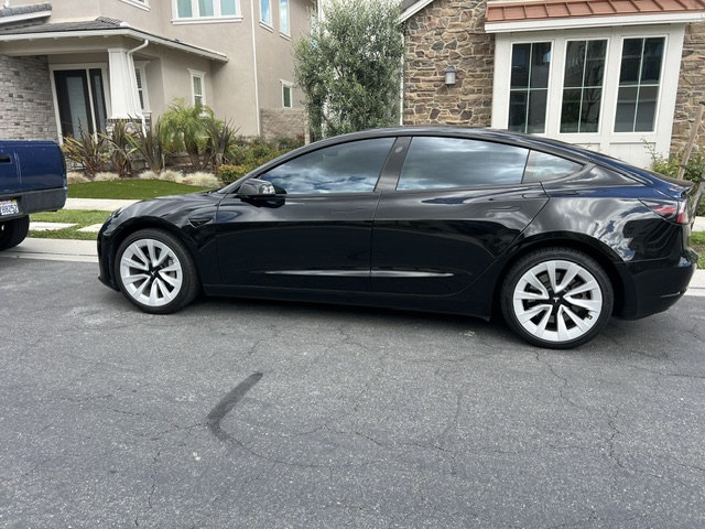 Used 2023 Tesla Model 3 Standard Range RWD image 2