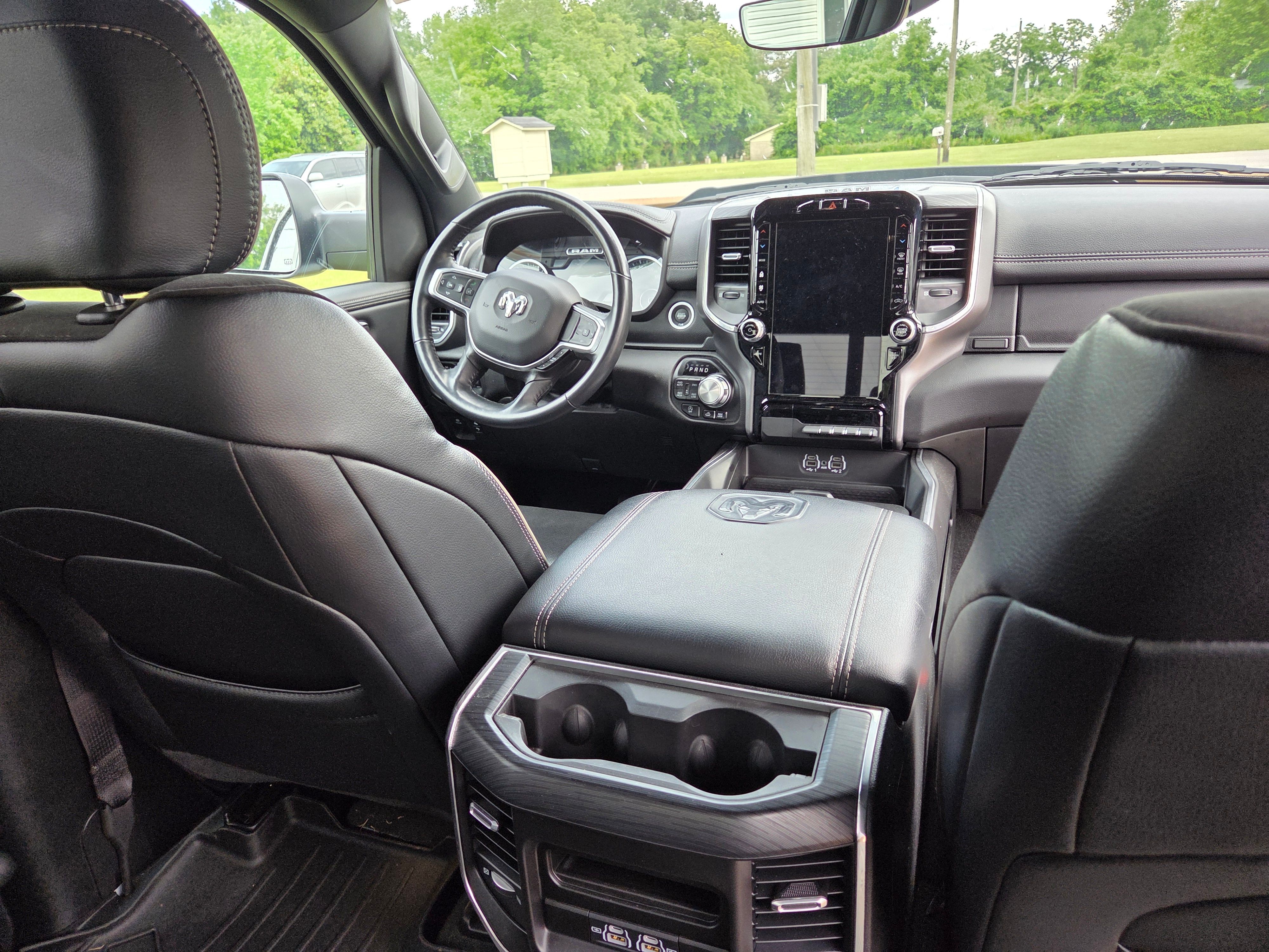 Used 2023 RAM 1500 Laramie AWD/4WD image 9