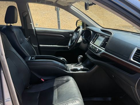 Used 2014 Toyota Highlander Limited AWD/4WD image 22