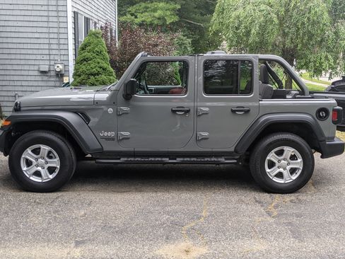 Used 2018 Jeep Wrangler Unlimited Sport S image 4