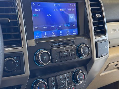Used 2020 Ford F350 Lariat w/ Lariat Value Package AWD/4WD image 10