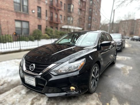 Used 2018 Nissan Altima 2.5 SR image 2