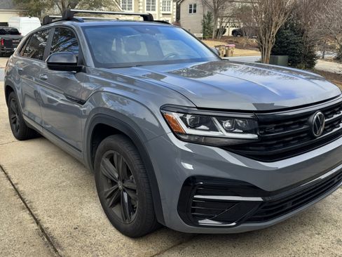 Used 2023 Volkswagen Atlas Cross Sport SEL R-Line image 4