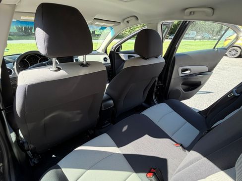 Used 2016 Chevrolet Cruze LS FWD image 8