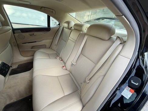 Used 2017 Lexus LS 460 w/ Comfort Package RWD image 13