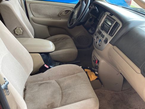 Used 2004 MAZDA Tribute LX image 5