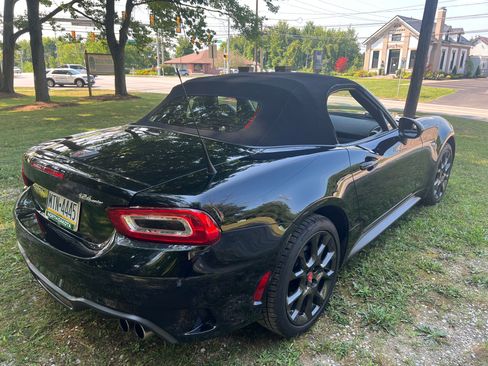 Used 2017 FIAT 124 Spider Abarth RWD image 4