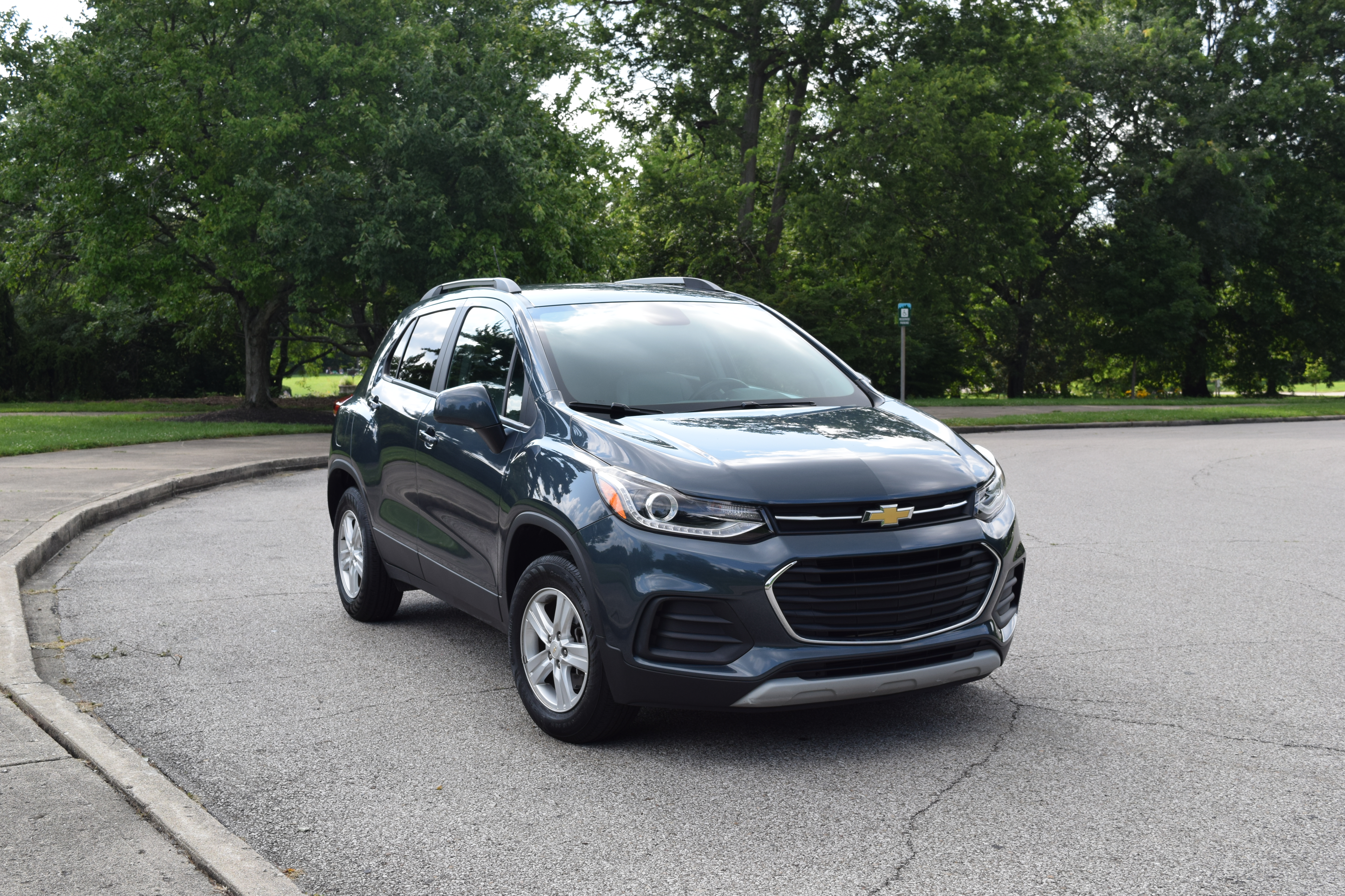 Used 2022 Chevrolet Trax LT w/ Premium Seat Package AWD/4WD image 4