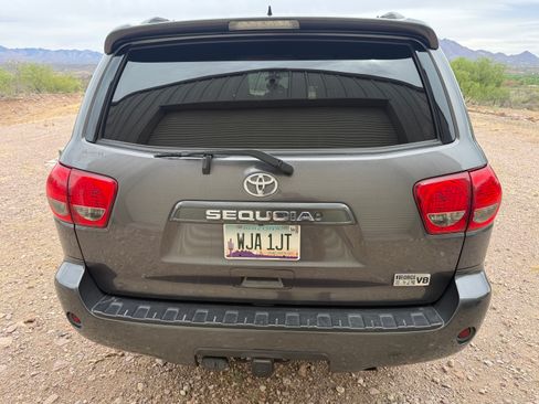 Used 2017 Toyota Sequoia SR5 RWD image 5