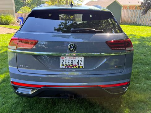 Used 2020 Volkswagen Atlas Cross Sport SE w/ Panoramic Sunroof Package AWD/4WD image 8