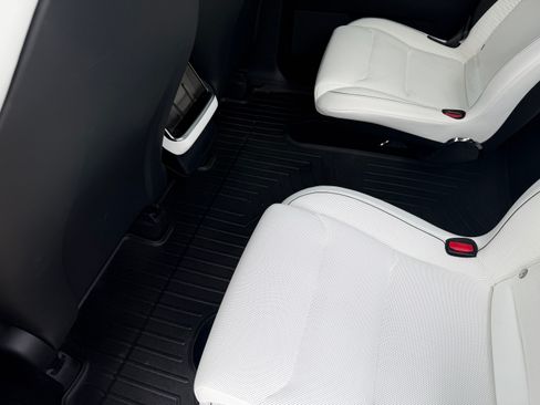 Used 2023 Tesla Model X Plaid image 22