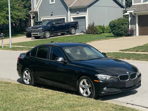 Used 2014 BMW 320i xDrive Sedan AWD/4WD image 6
