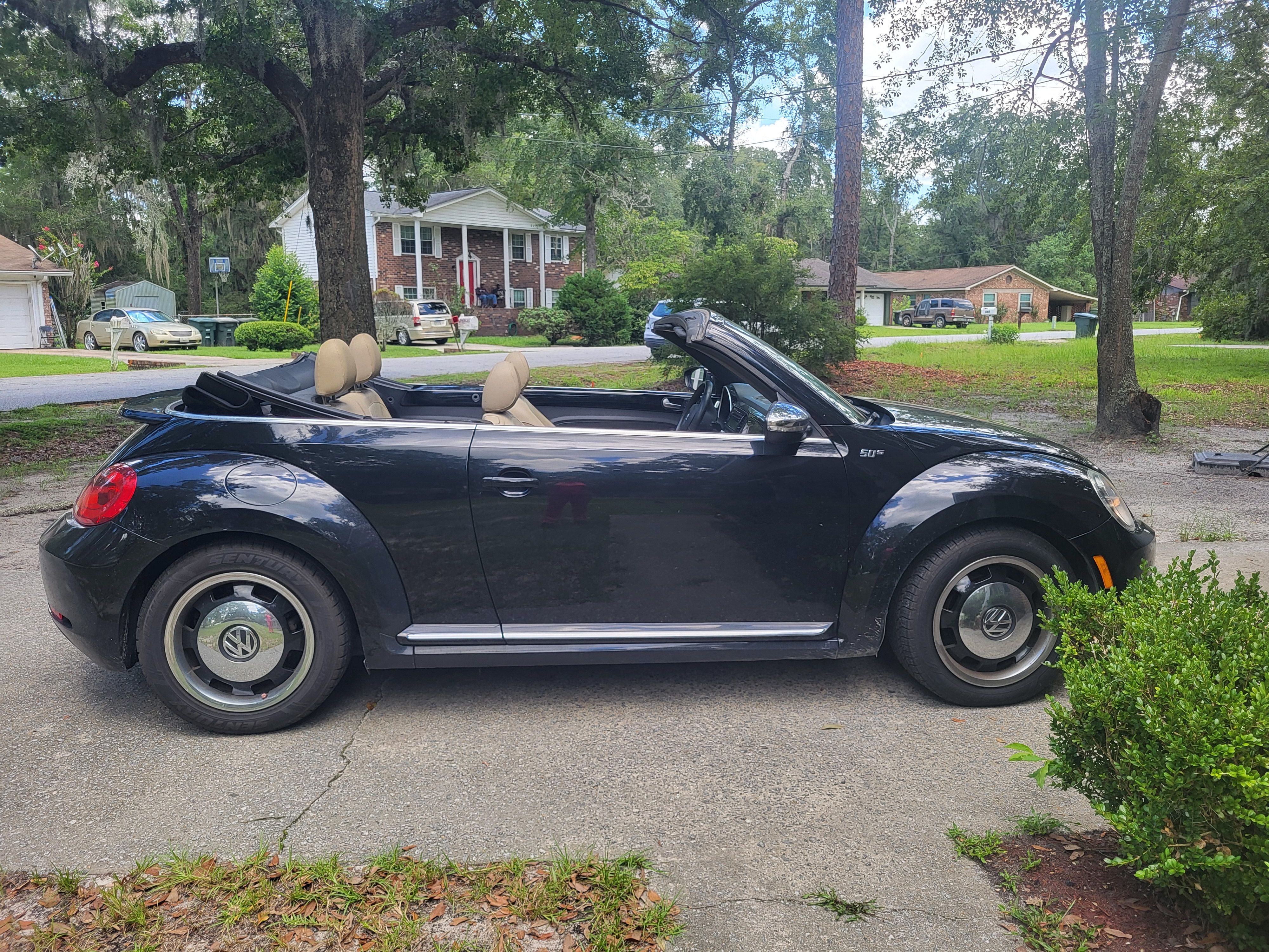 Used 2013 Volkswagen Beetle 2.5 50's Edition FWD image 5