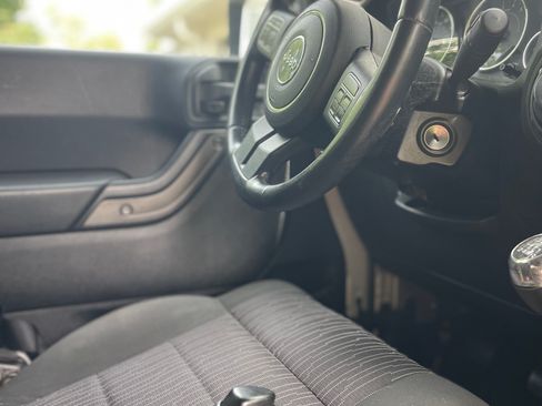 Used 2012 Jeep Wrangler Unlimited Sport AWD/4WD image 12