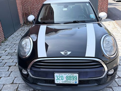 Used 2016 MINI Cooper 4-Door Hardtop FWD image 1