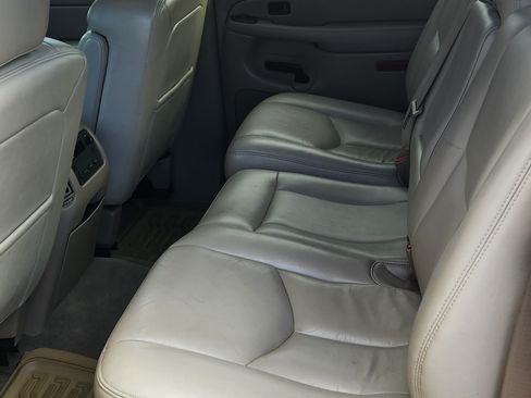 Used 2005 Chevrolet Avalanche Z71 w/ Sun And Sound Package image 10