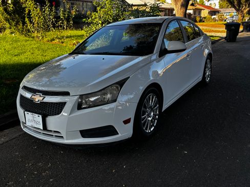 Used 2012 Chevrolet Cruze Eco image 4