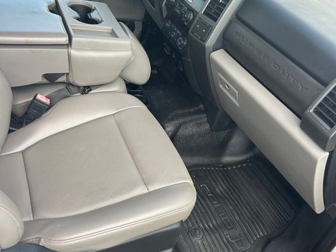 Used 2020 Ford F250 XL w/ Power Equipment Group RWD image 6
