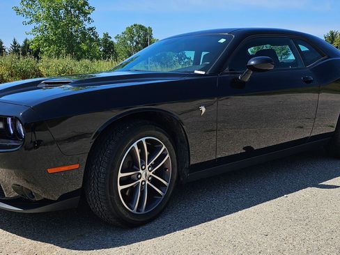 Used 2018 Dodge Challenger GT w/ GT Interior Package image 5