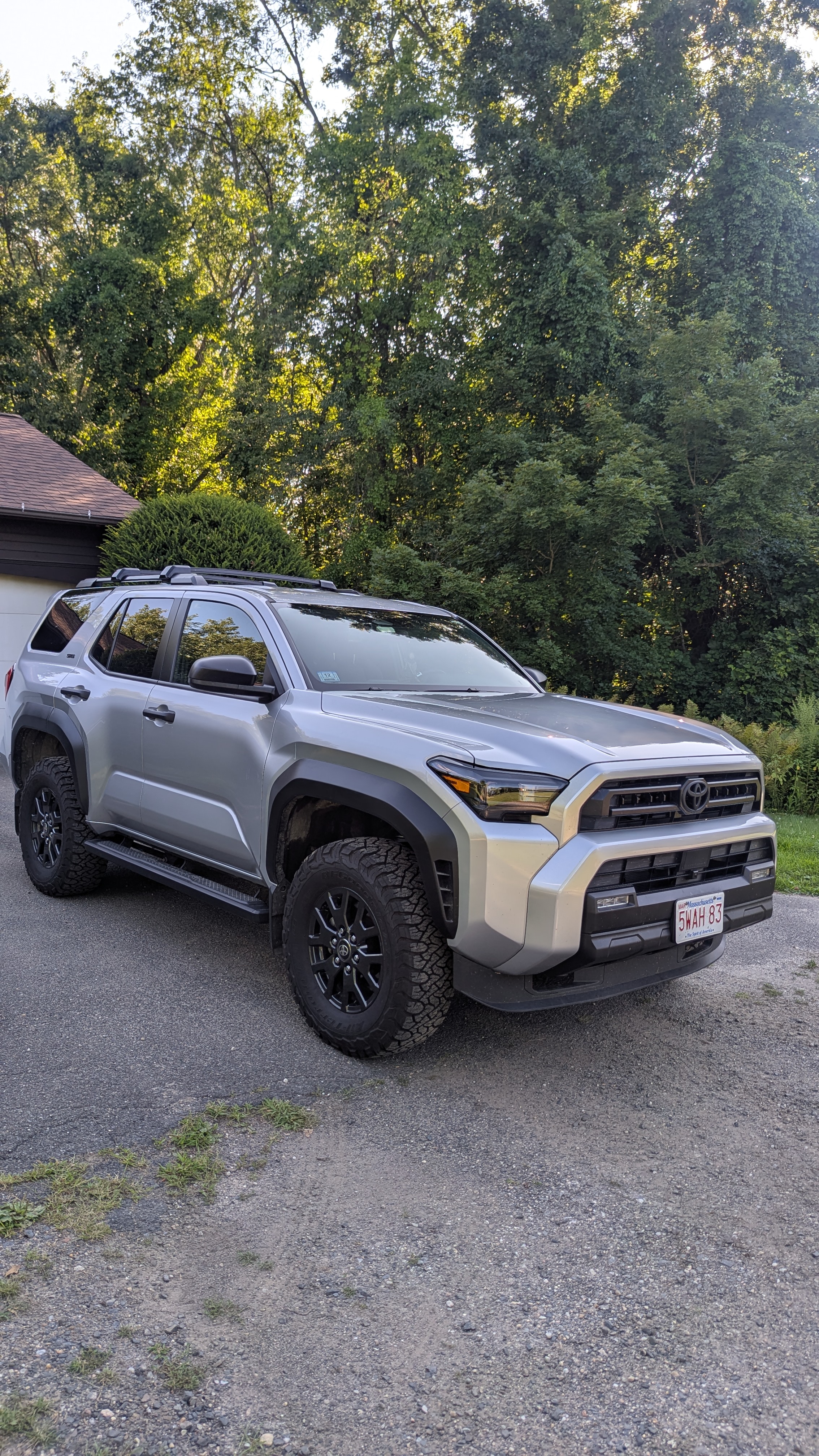 Used 2025 Toyota 4Runner SR5 AWD/4WD image 1
