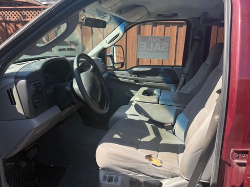 Used 2006 Ford F250 XLT AWD/4WD image 5