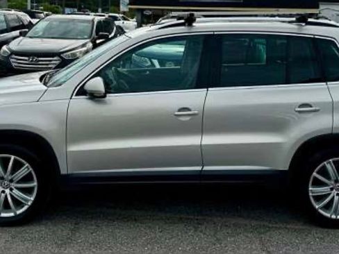 Used 2012 Volkswagen Tiguan SE image 5