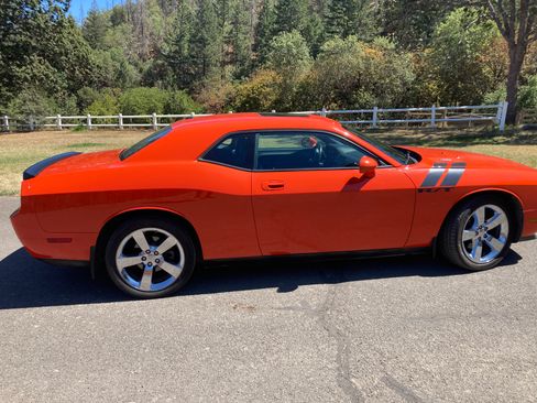Used 2009 Dodge Challenger R/T RWD image 13