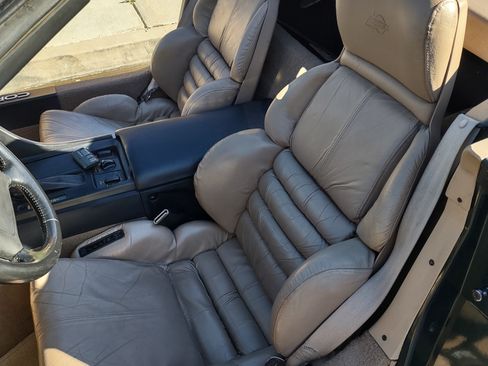 Used 1993 Chevrolet Corvette Convertible 2D image 16