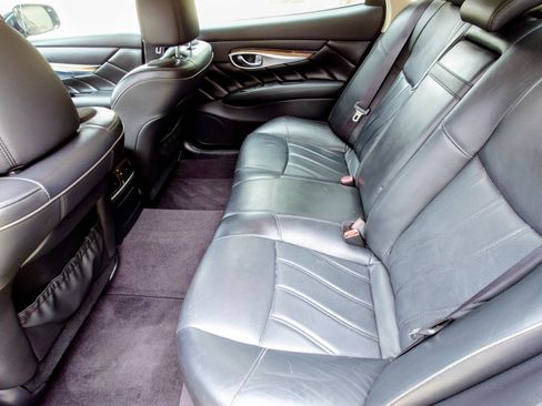 Used 2016 INFINITI Q70 L 3.7 w/ Deluxe Touring Package image 23