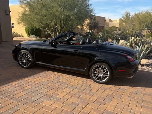 Used 2008 Lexus SC 430 Convertible image 2
