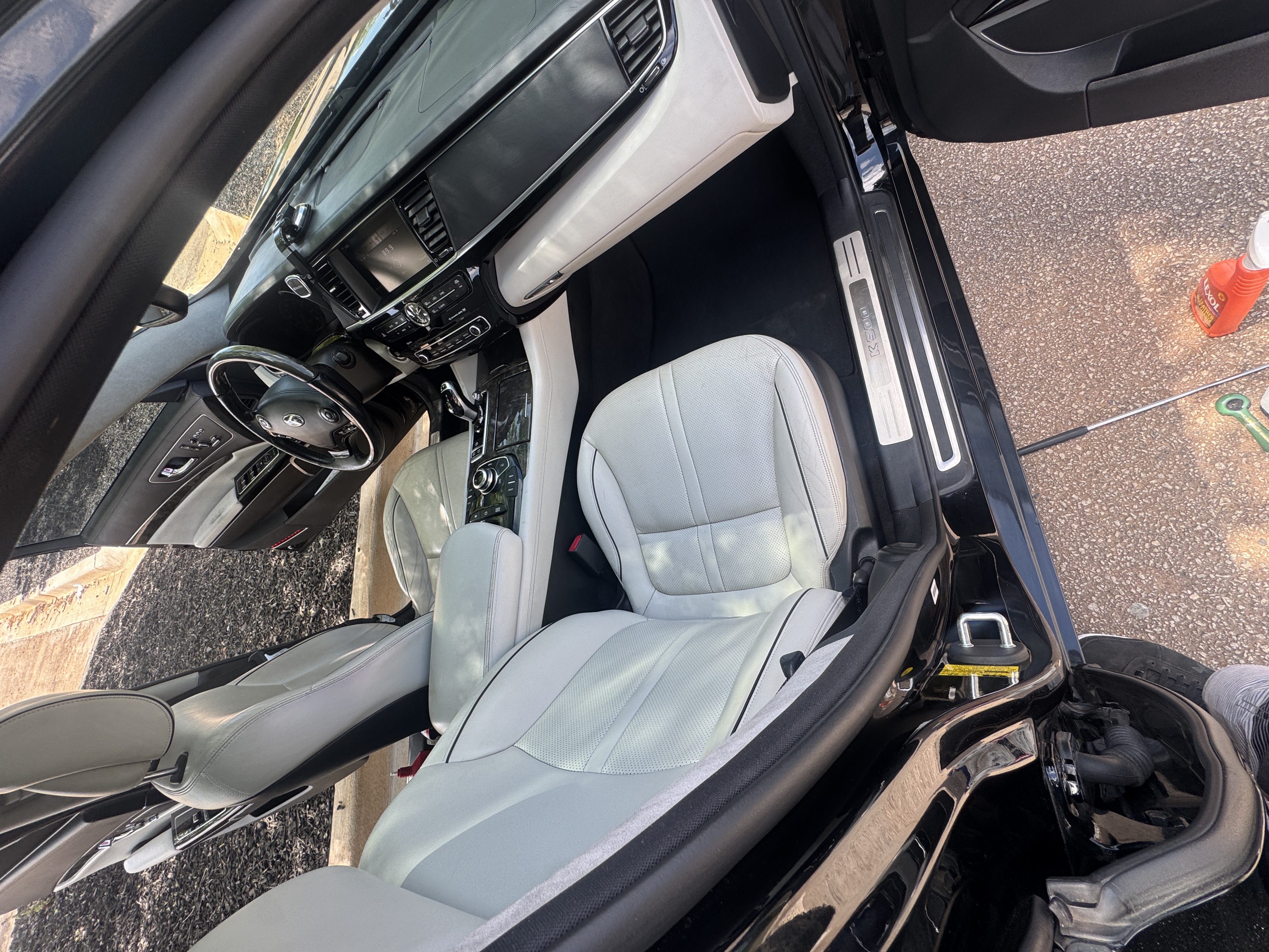Used 2015 Kia K900 Luxury w/ VIP Package (Discontinued) RWD image 16