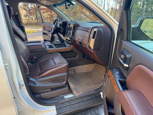 Used 2014 Chevrolet Silverado 1500 High Country image 14