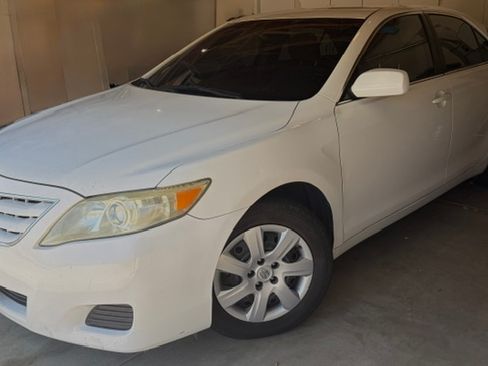 Used 2010 Toyota Camry LE FWD image 16