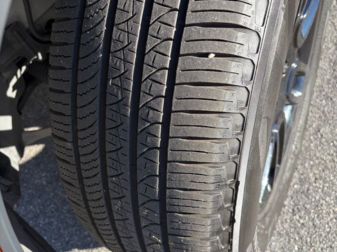 Used 2023 Land Rover Defender 110 S image 2