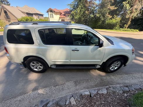 Used 2014 Nissan Armada SV AWD/4WD image 5