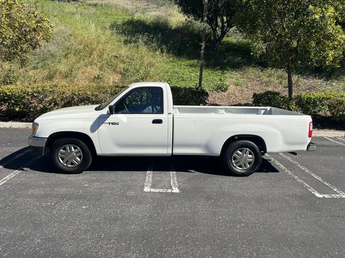 Used 1993 Toyota T100 SR5 image 4