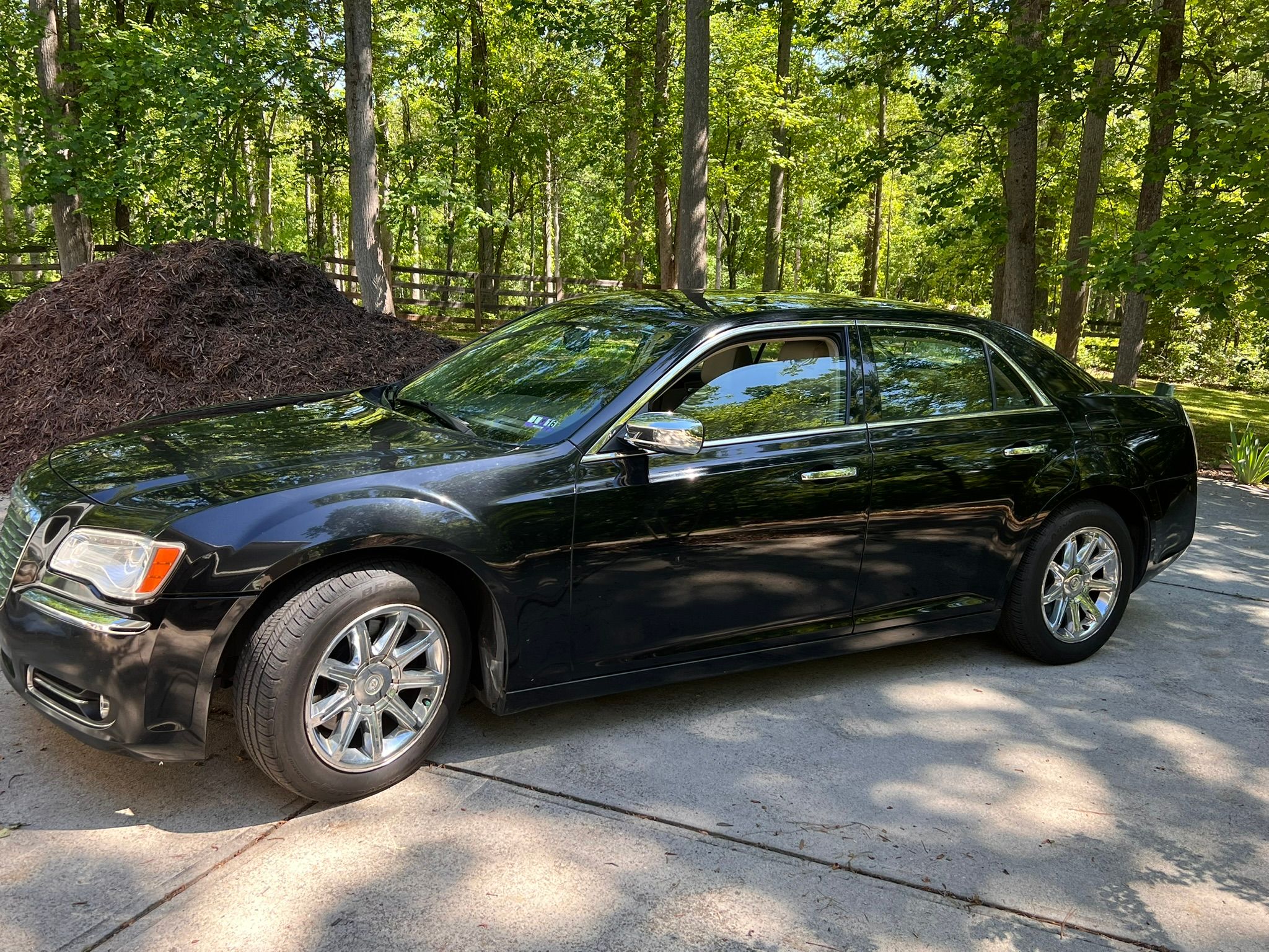 Used 2014 Chrysler 300 C RWD image 5