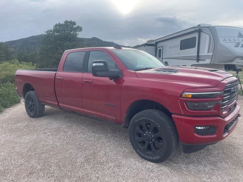 Used 2026 RAM 2500 Laramie AWD/4WD image 4