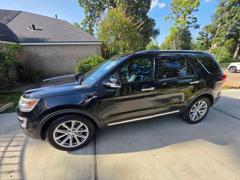 Used 2017 Ford Explorer Limited FWD image 25