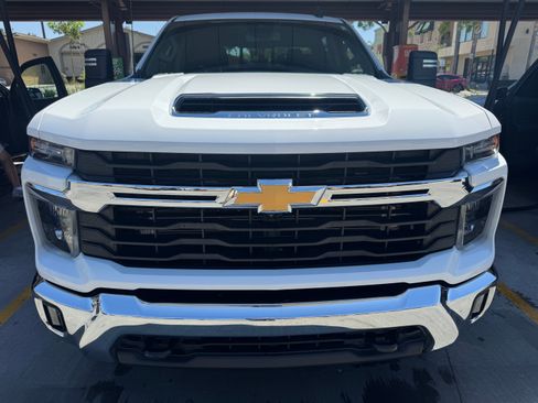 Used 2024 Chevrolet Silverado 2500 LT w/ All Star Edition AWD/4WD image 4