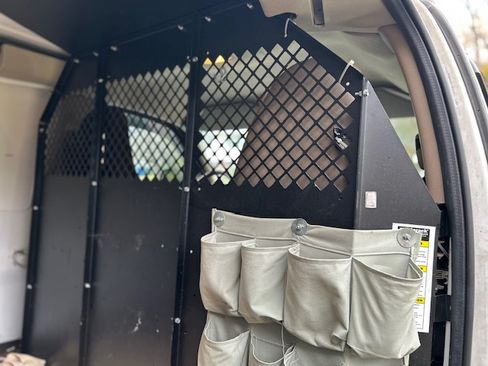 Used 2011 Chevrolet Express 2500 image 2