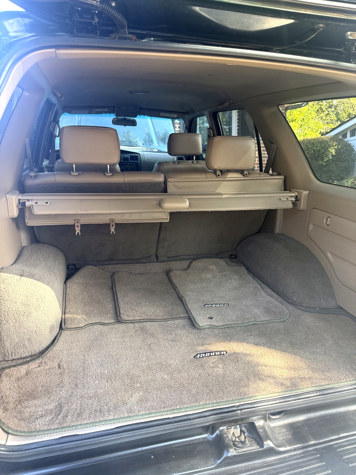 Used 2000 Toyota 4Runner SR5 RWD image 18