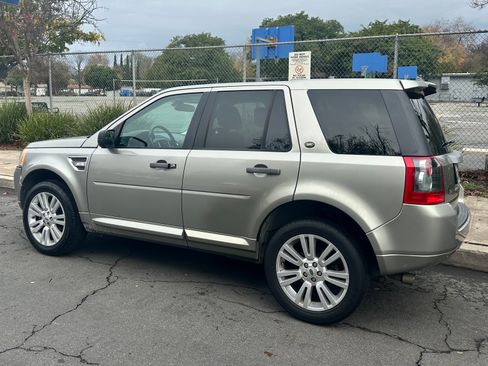 Used 2010 Land Rover LR2 HSE image 8
