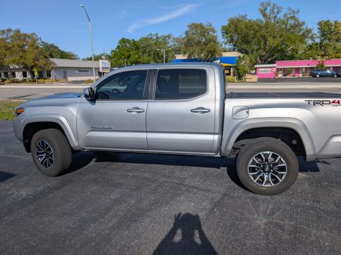 Used 2023 Toyota Tacoma TRD Sport w/ Advanced Technology Package image 2