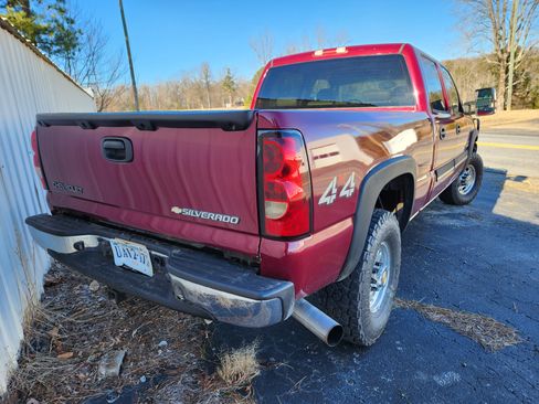 Used 2006 Chevrolet Silverado 2500 4x4 Crew Cab w/ Heavy-Duty Power Package image 2