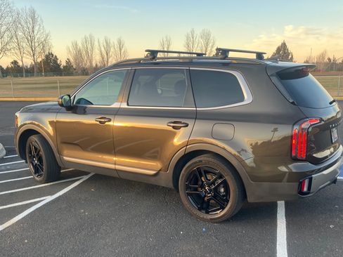 Used 2023 Kia Telluride EX X-Line image 4