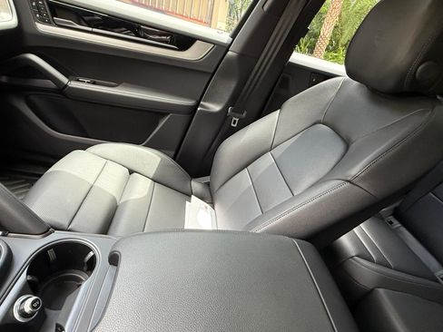 Used 2026 Porsche Cayenne AWD/4WD image 12