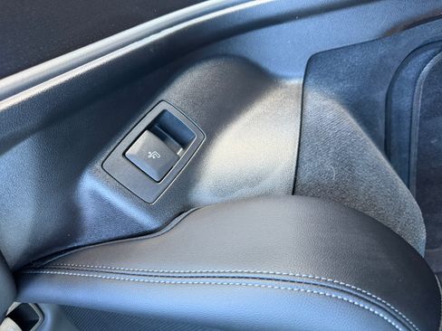 Used 2025 BMW X4 xDrive30i w/ M Sport Package image 18