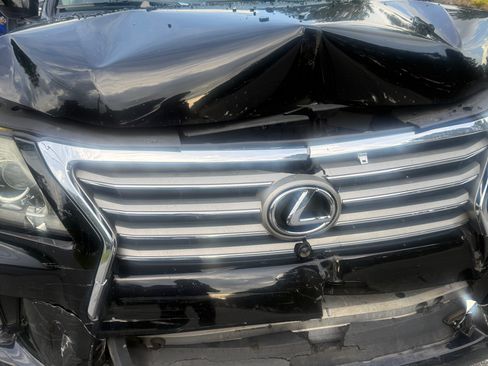 Used 2013 Lexus LX 570 4WD w/ Luxury Pkg image 1